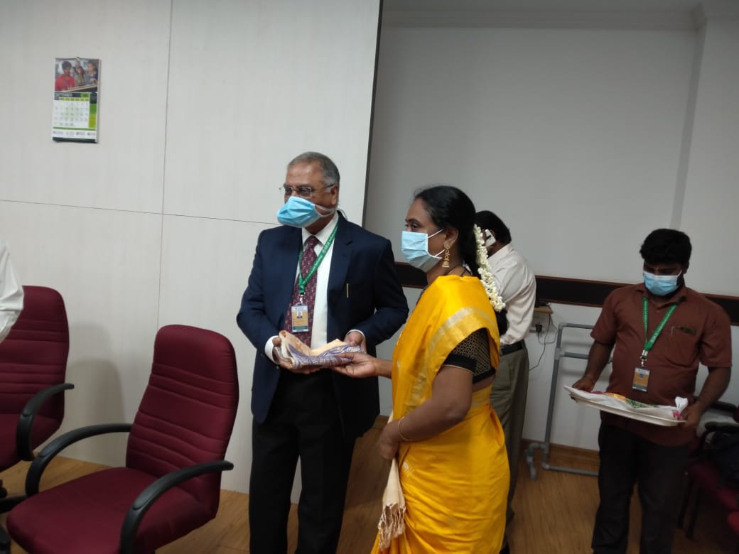 Handing Over Ceremony of Ambalunce to SRM Hospital_12.9.2020 (7)