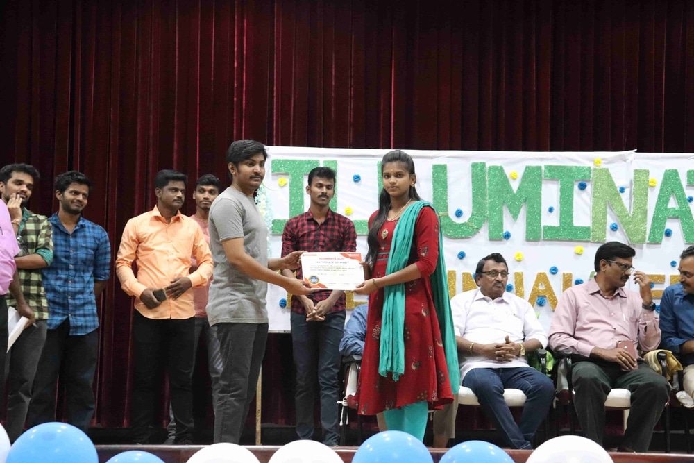 Students receiving certificates (3)